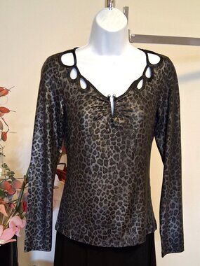 NWOT NESS Women’s Luxury Stretch Printed Blouse Long Sleeve Top 4